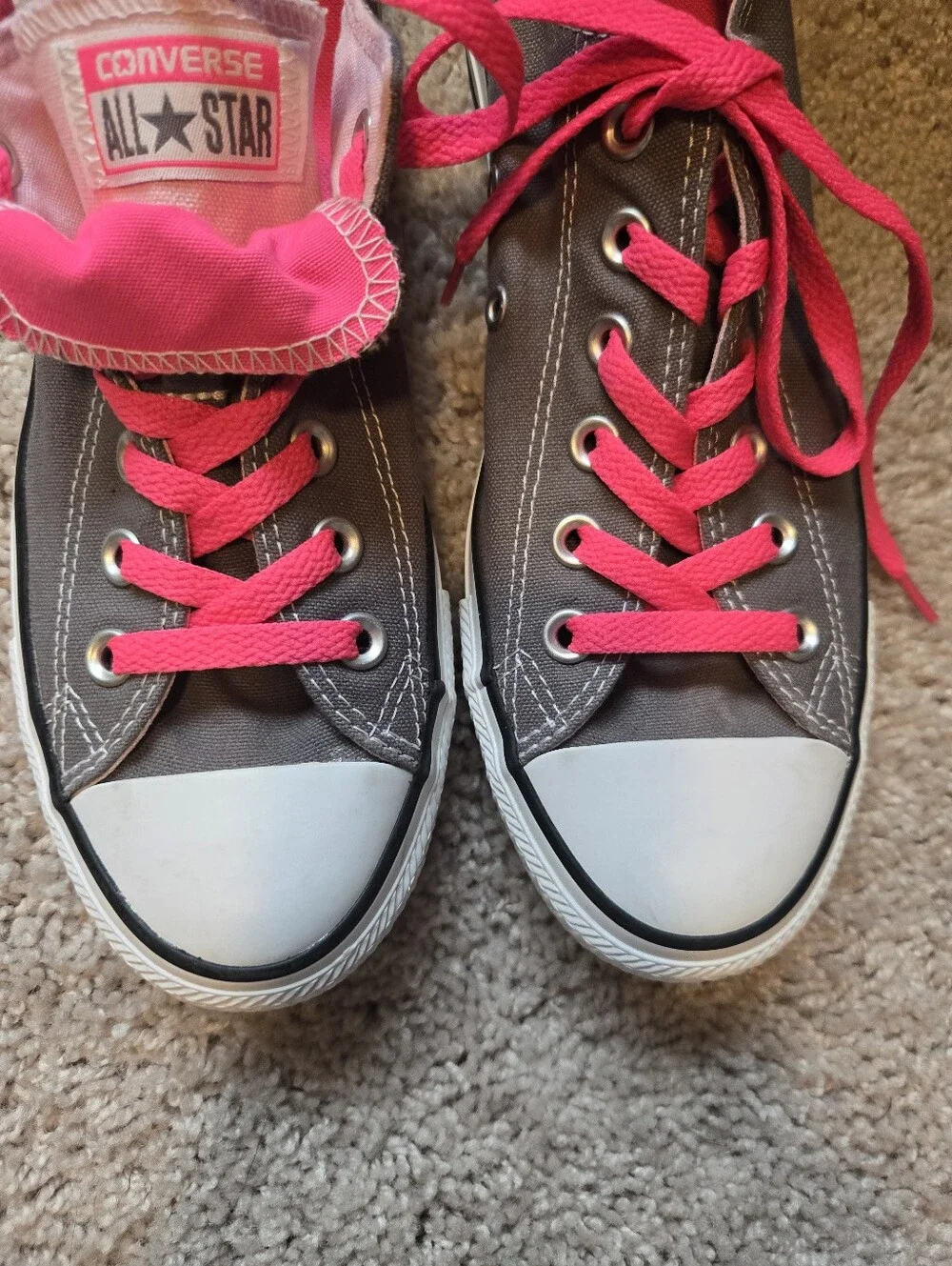 Converse  Low Top Sneakers - Gray with Hot Pink Details. Size 8